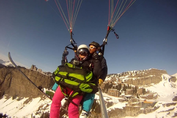 Aireole is a professional ski and paragliding school